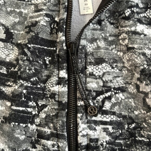 Lululemon Scuba Hoodie Light Cotton Fleece Masked Lace Starlight Black Size 8 - Picture 5 of 12